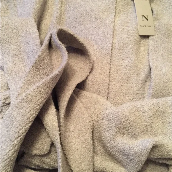 Natori Aura Sweater Robe Soft Dove Gray NWT Size Medium - Picture 8 of 10